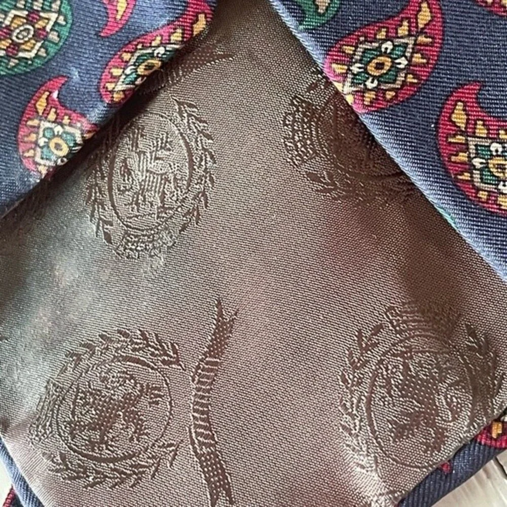Tommy Hilfiger Y2K Silk Tie Navy  Paisley Red Green and Gold 🎶